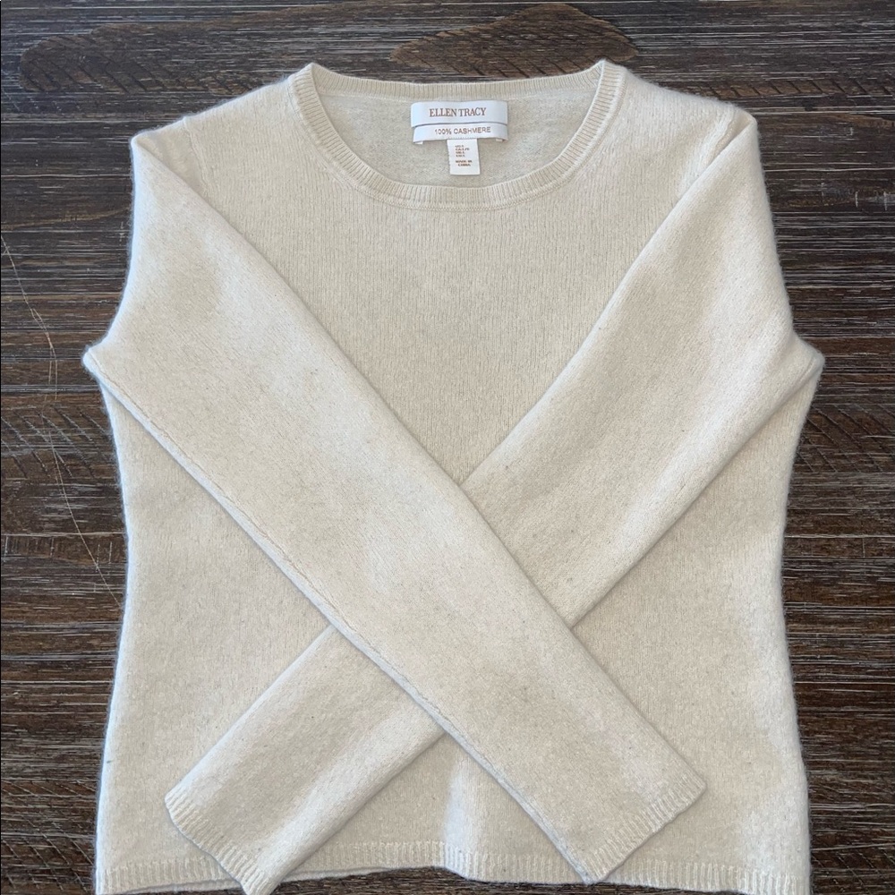 Used. 100% Cashmere sweater. Size Large.